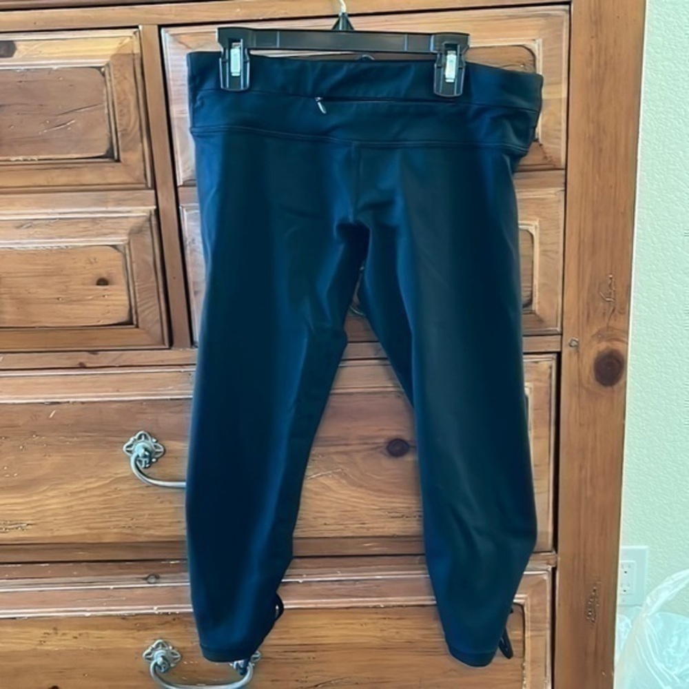 Nancy Rose Performance Women’s Black Capri Leggings Size Small EUC